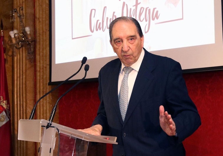 Luto en El Espinar por la muerte de Rafael Calvo Ortega, figura relevante de la Transición